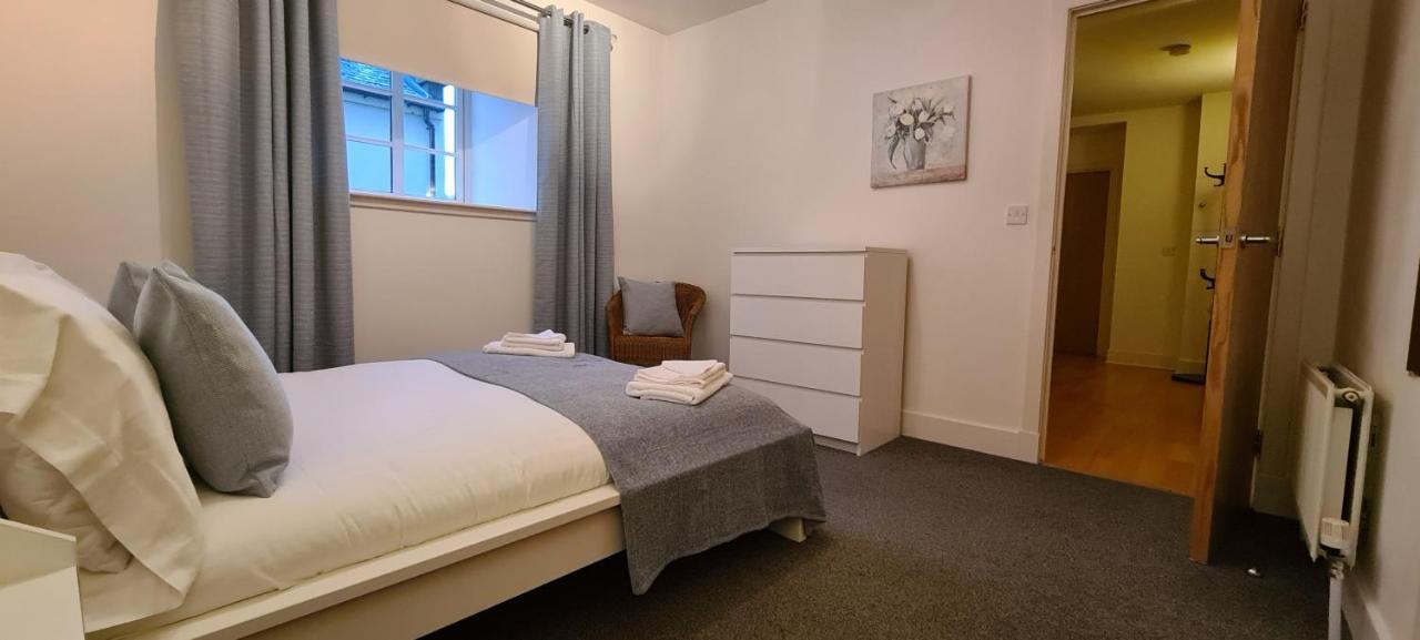 Pass The Keys Spacious 3Beds Flat Near City Centre - Free Parking 爱丁堡 外观 照片