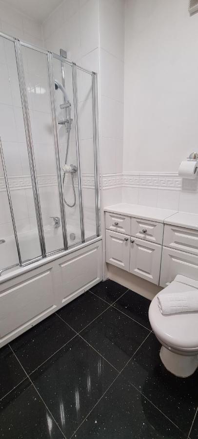 Pass The Keys Spacious 3Beds Flat Near City Centre - Free Parking 爱丁堡 外观 照片